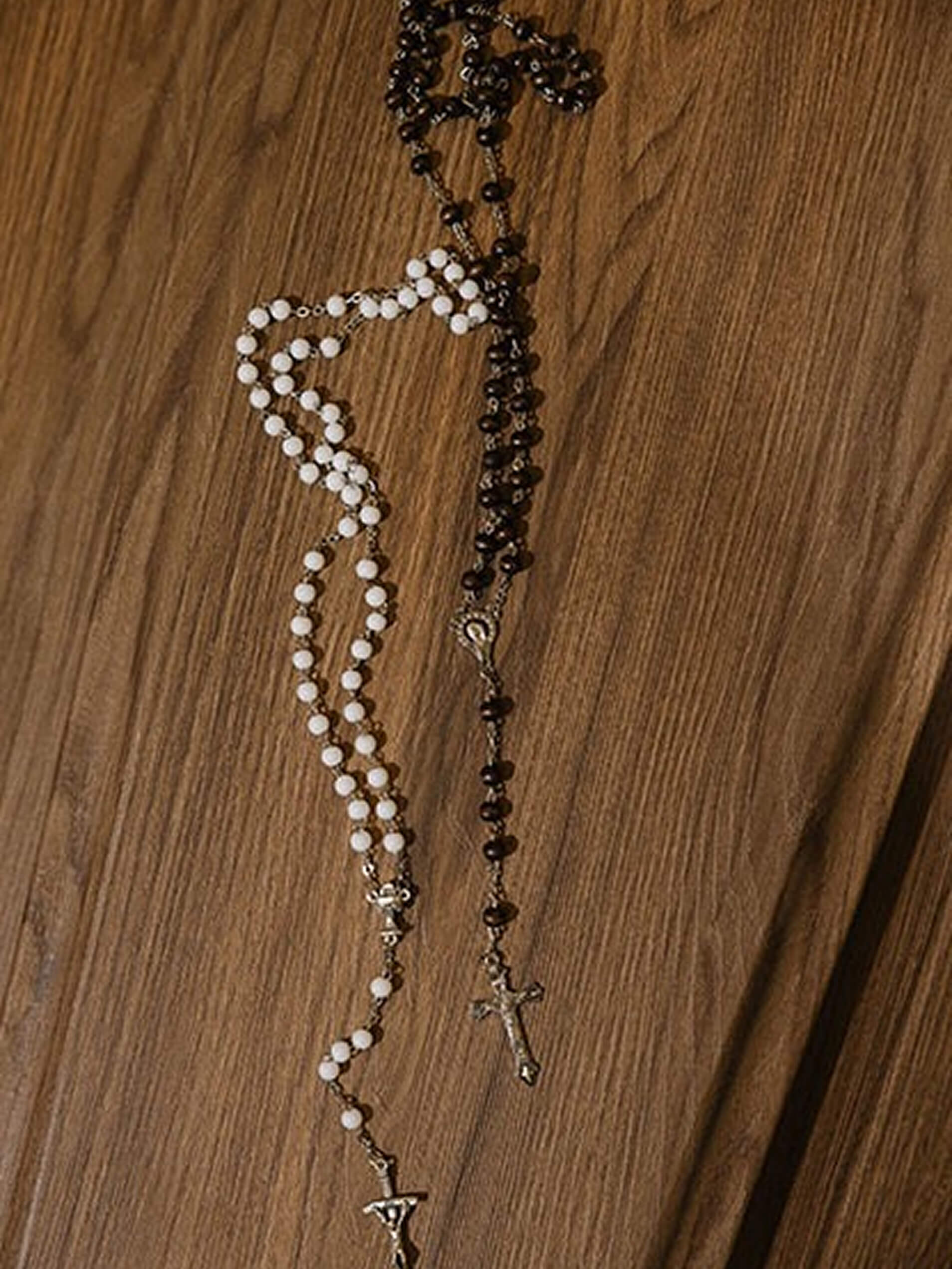 Чётки доступны в филиалах нашего похоронного бюро Angel AB в Риге и Юрмале.