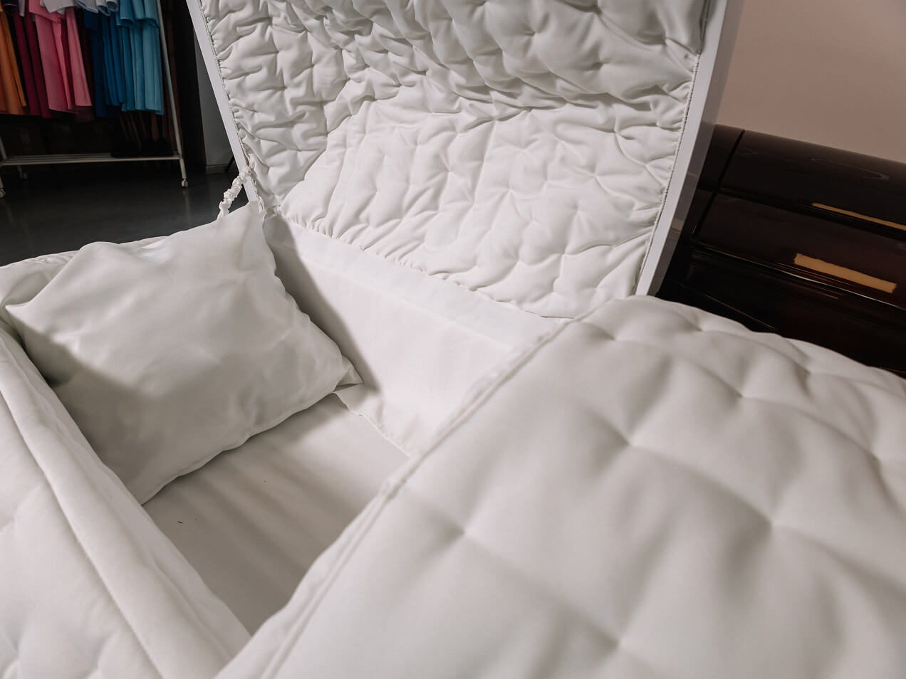 Одевание и возложение усопшего в гроб