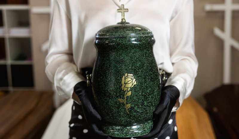 Urns for cremation of different materials and colors at Latgales funeral office